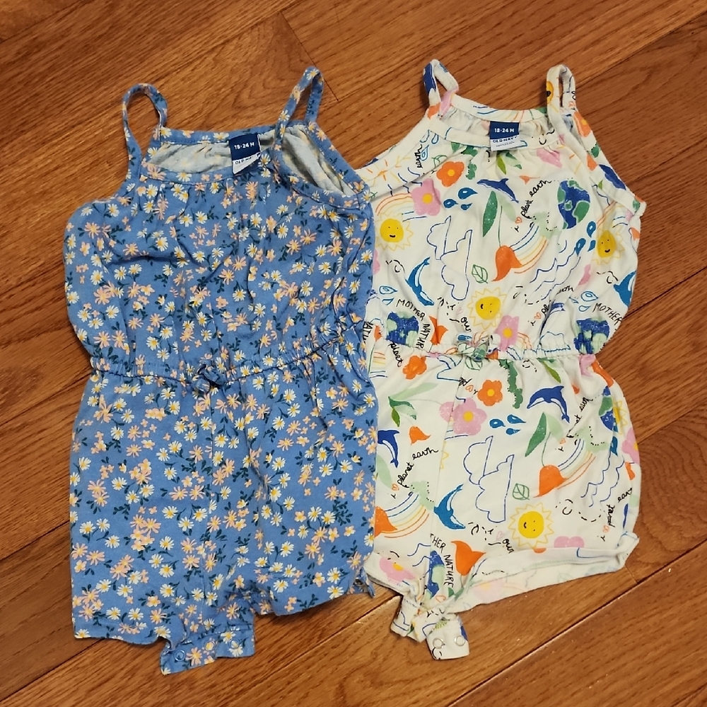 Old Navy Kids Tank Tops - Blue and White Floral